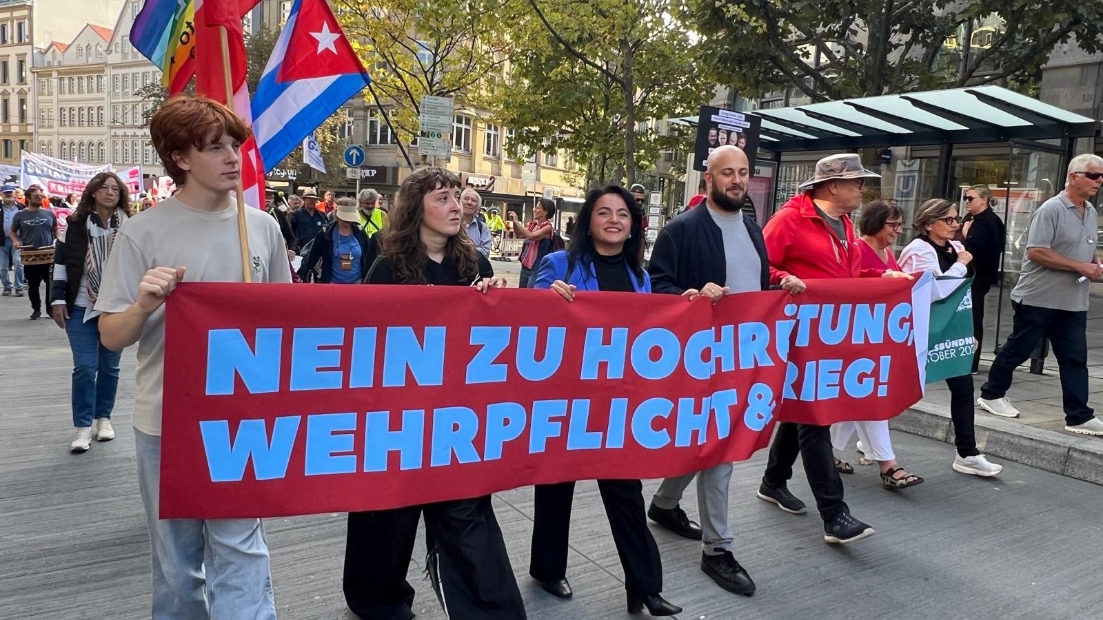 „Wir haben eure Kriegslügen satt!“ „Wir haben eure Kriegslügen satt!“