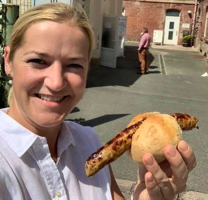 Probleme nach der Corona-“Impfung”? Laut MDR liegt das an der Bratwurst